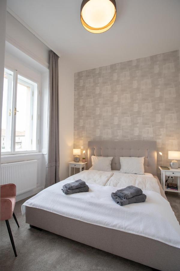 El Gusto Homes Town Sopron Luaran gambar